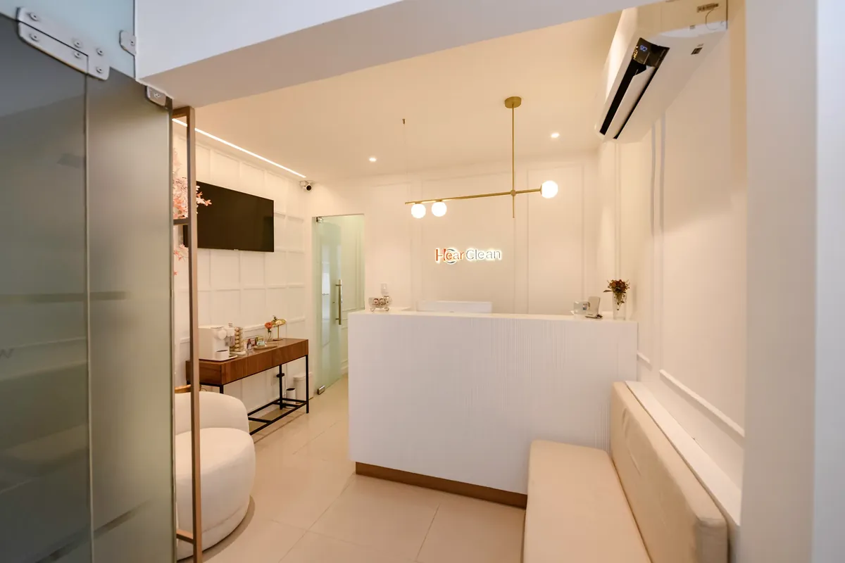 A recepção da Hear Clean, na sala 1008